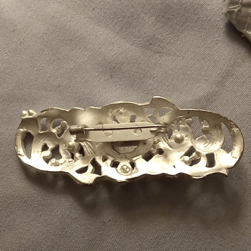 Silver brooch - Picture 2 of 2